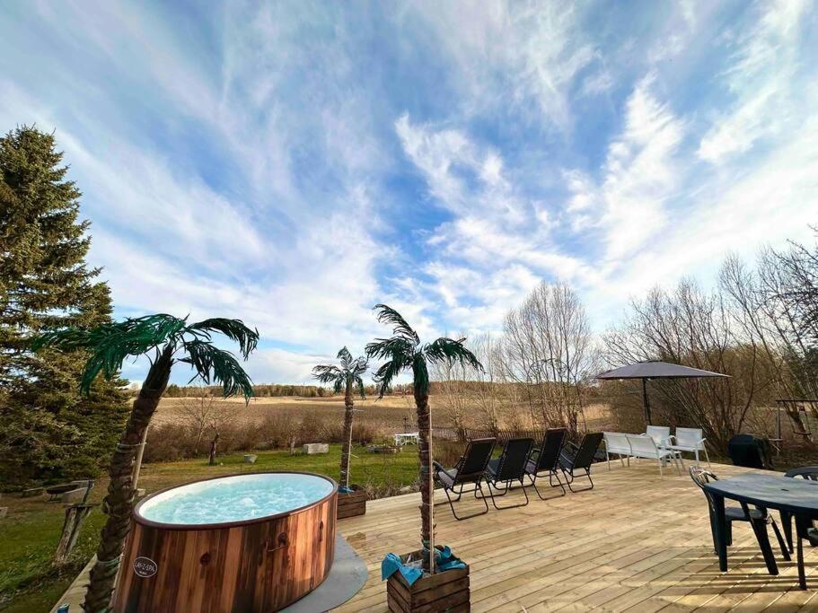 Modernt & Rymligt Sommarhus Pa Landet- Bubbelpool Villa Eskilstuna Exteriör bild