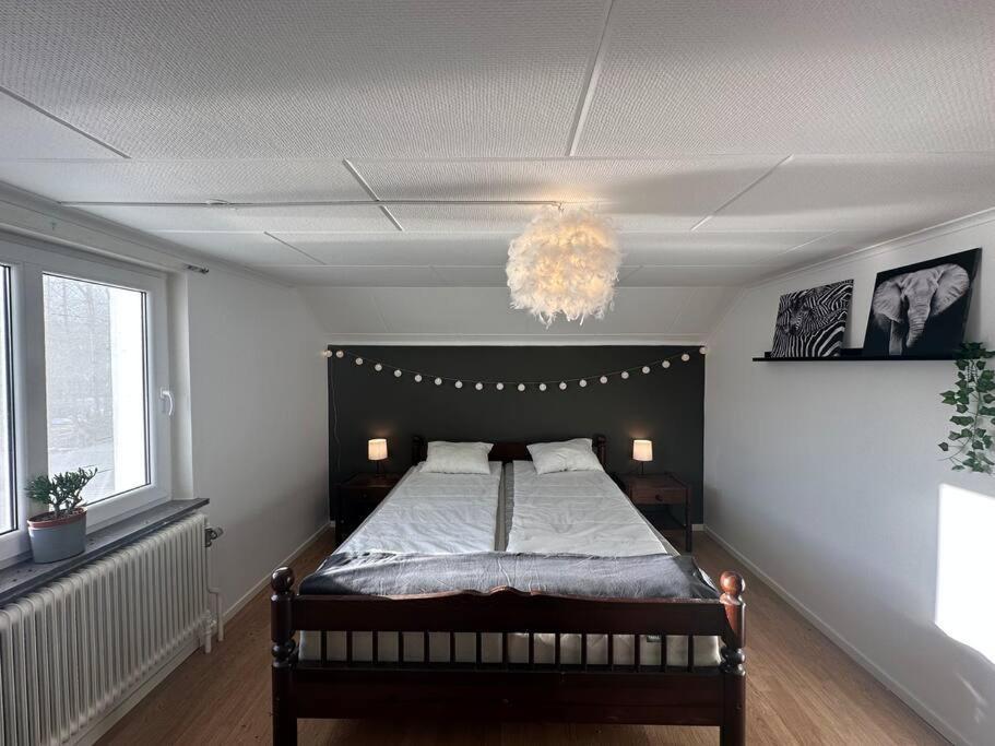 Modernt & Rymligt Sommarhus Pa Landet- Bubbelpool Villa Eskilstuna Exteriör bild