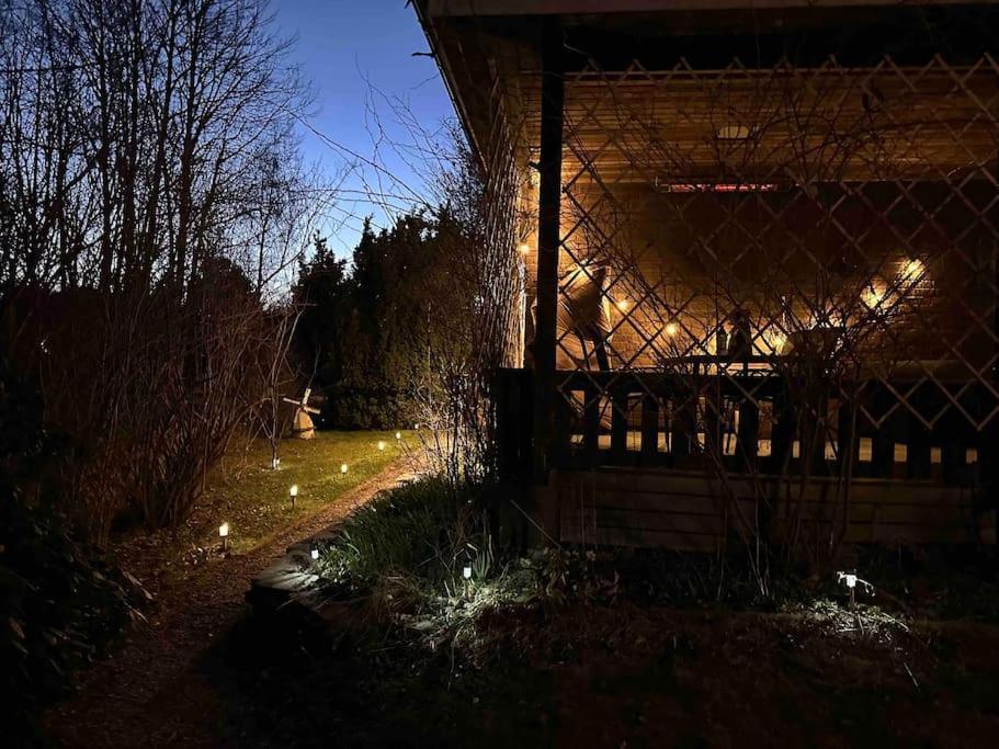 Modernt & Rymligt Sommarhus Pa Landet- Bubbelpool Villa Eskilstuna Exteriör bild